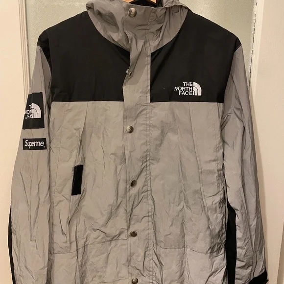 新品supreme 24aw reflector jacket Supreme Reflective Stripe Hooded Work Jacket (FW24) - $328